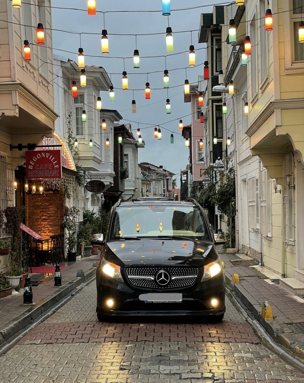 Поездка на Mercedes Vito по Стамбулу — без гида, но с инфосопровождением – индивидуальная экскурсия